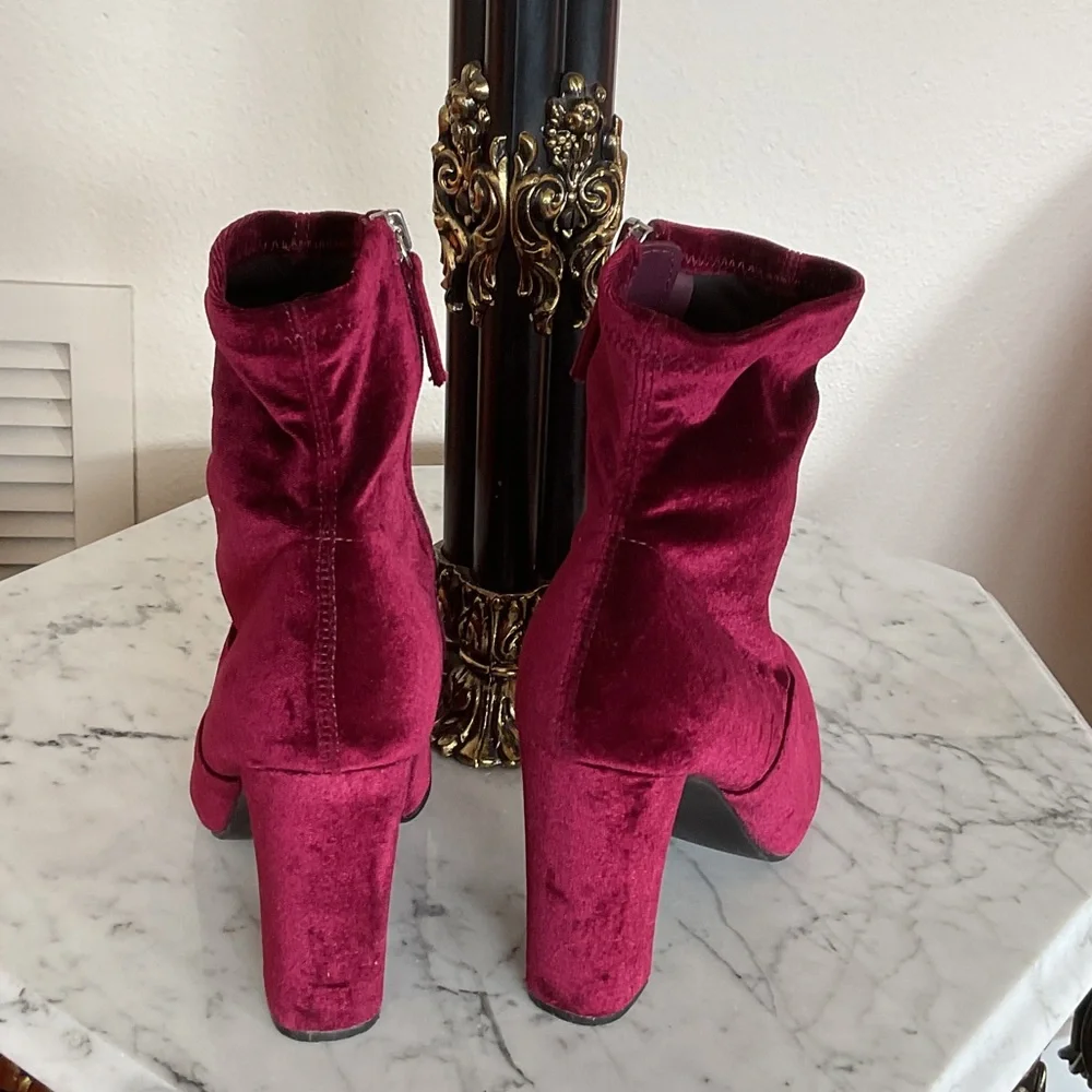 💜Steve Madden Velvet Heeled Boots Booties- Rich Burgundy - Picture 4 of 5